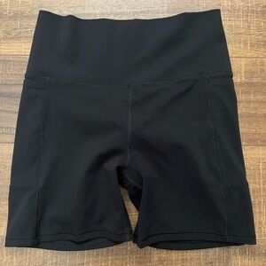 Vuori bike shorts